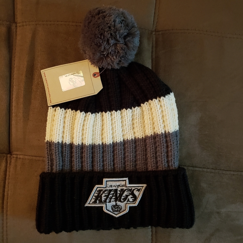 Los Angeles Kings knit hat